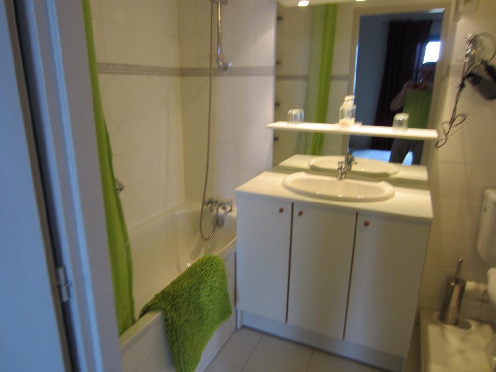 Aparthotel Au Remp'Arts Elne Habitación foto