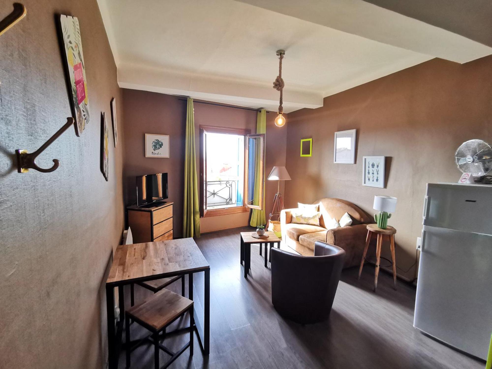 Aparthotel Au Remp'Arts Elne Habitación foto
