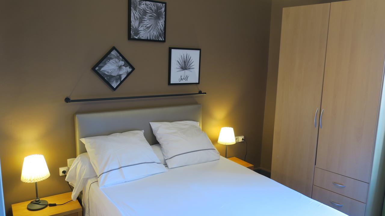 Aparthotel Au Remp'Arts Elne Exterior foto